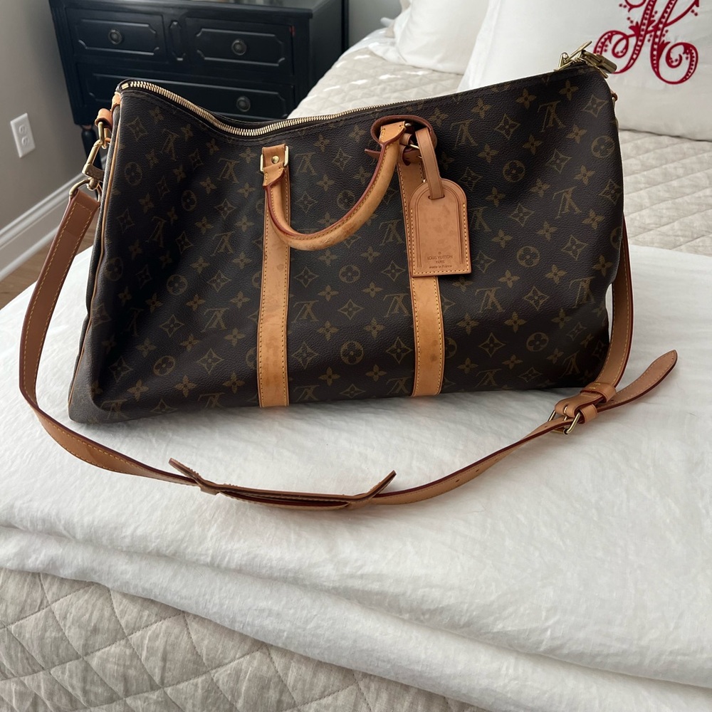 Louis Vuitton Keepall Bandouliere 50. Gently used, non smoking home.